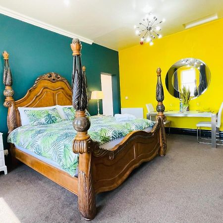 Phoenix Apartments Гуул Екстериор снимка