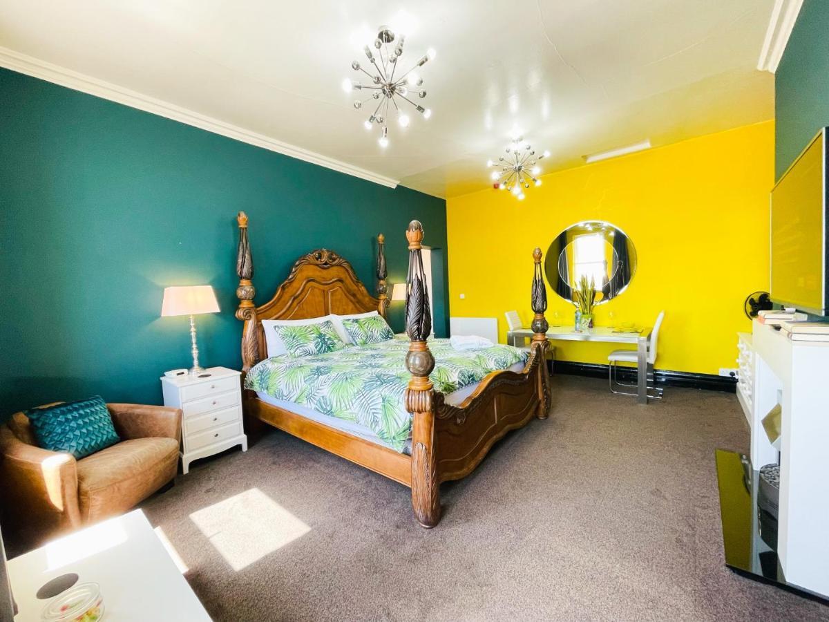 Phoenix Apartments Гуул Екстериор снимка