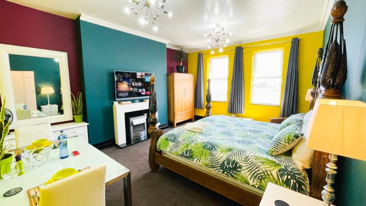 Phoenix Apartments Гуул Екстериор снимка