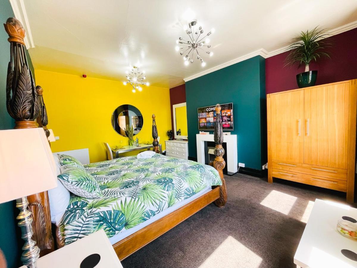 Phoenix Apartments Гуул Екстериор снимка