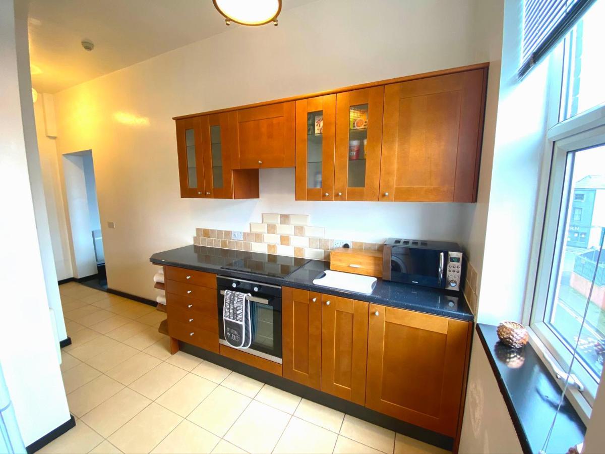 Phoenix Apartments Гуул Екстериор снимка